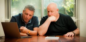 רונן אלדר ומושיק זמיר בעלי העסק